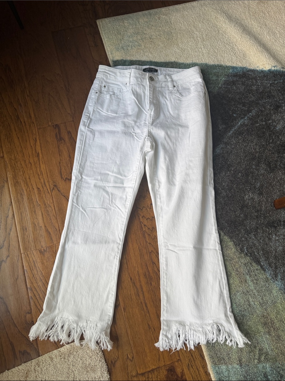 CHARLIE B White Fringe-Hem Wide Leg Jeans
